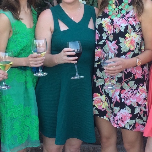 Emerald Green Dress - Picture 4 of 5